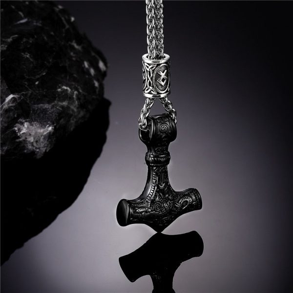 Collier Gothique Nordique