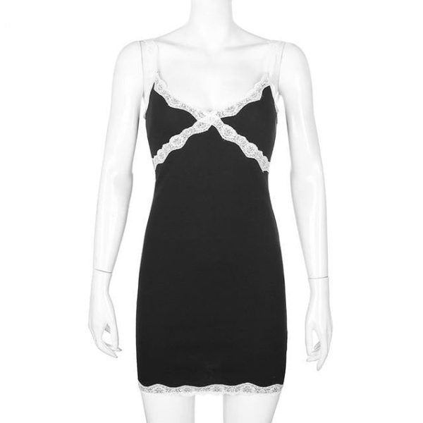 robe-noire-dentelle-sexy