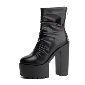 Bottine gothique pour femme en cuir noir