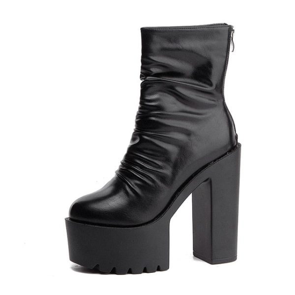 Bottine gothique pour femme en cuir noir